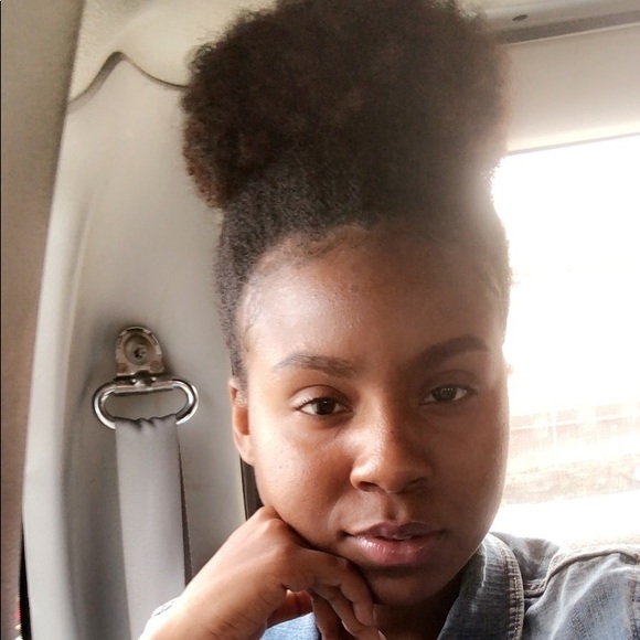 Meet your Posher, Claudeline - Picture 1 of 1